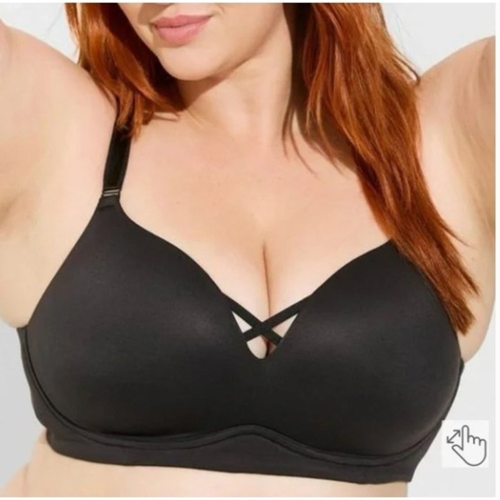 Torrid 360 Back Smoothing Push Up Wire Free Bra in Black 38DDD